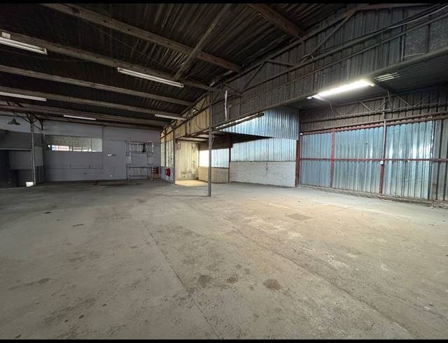 3,000M² WAREHOUSE FOR SALE IN WYNBERG